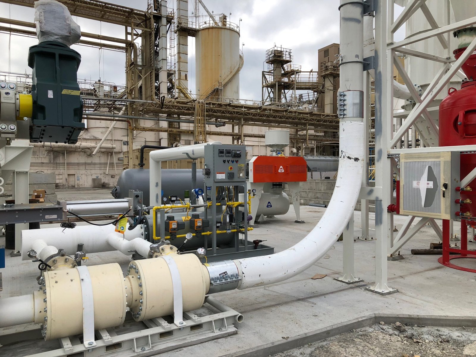 Solids Management - Low-Pressure Flash™ Evaporator 1 evaporation system at industrial site